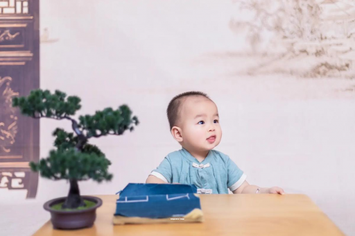 海北宝宝几个月用拉拉裤 海北宝宝几个月用拉拉裤